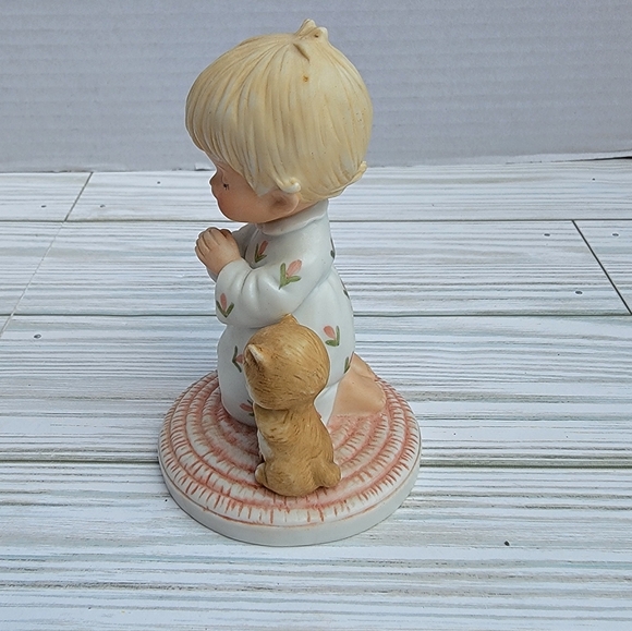 1983 Gorham Gods In His Heaven Girl Praying With Cat/Kitten Figurine Ceramic - Picture 2 of 12